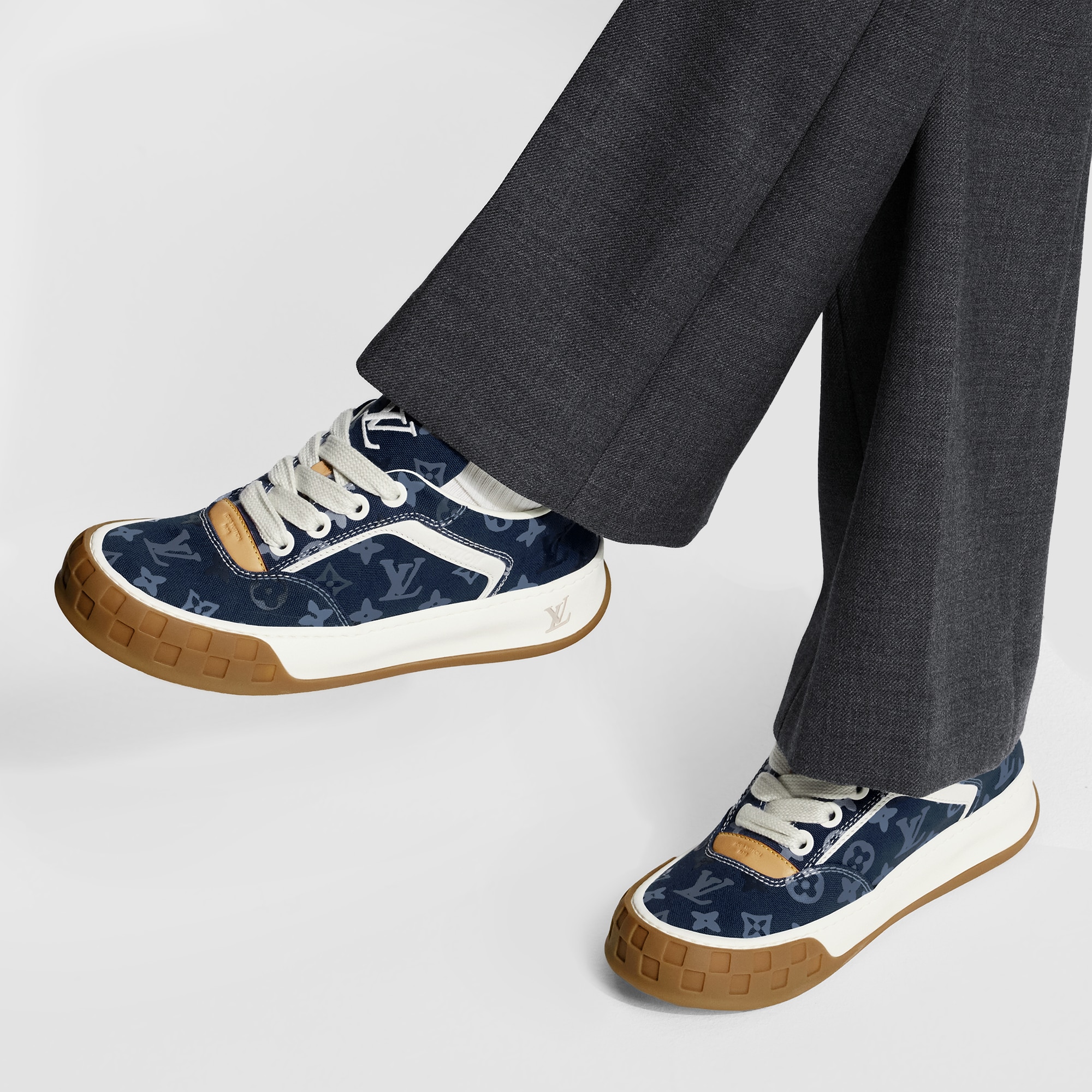 LV Tilted Sneaker - Valentine's Day Gifts for Him | LOUIS VUITTON